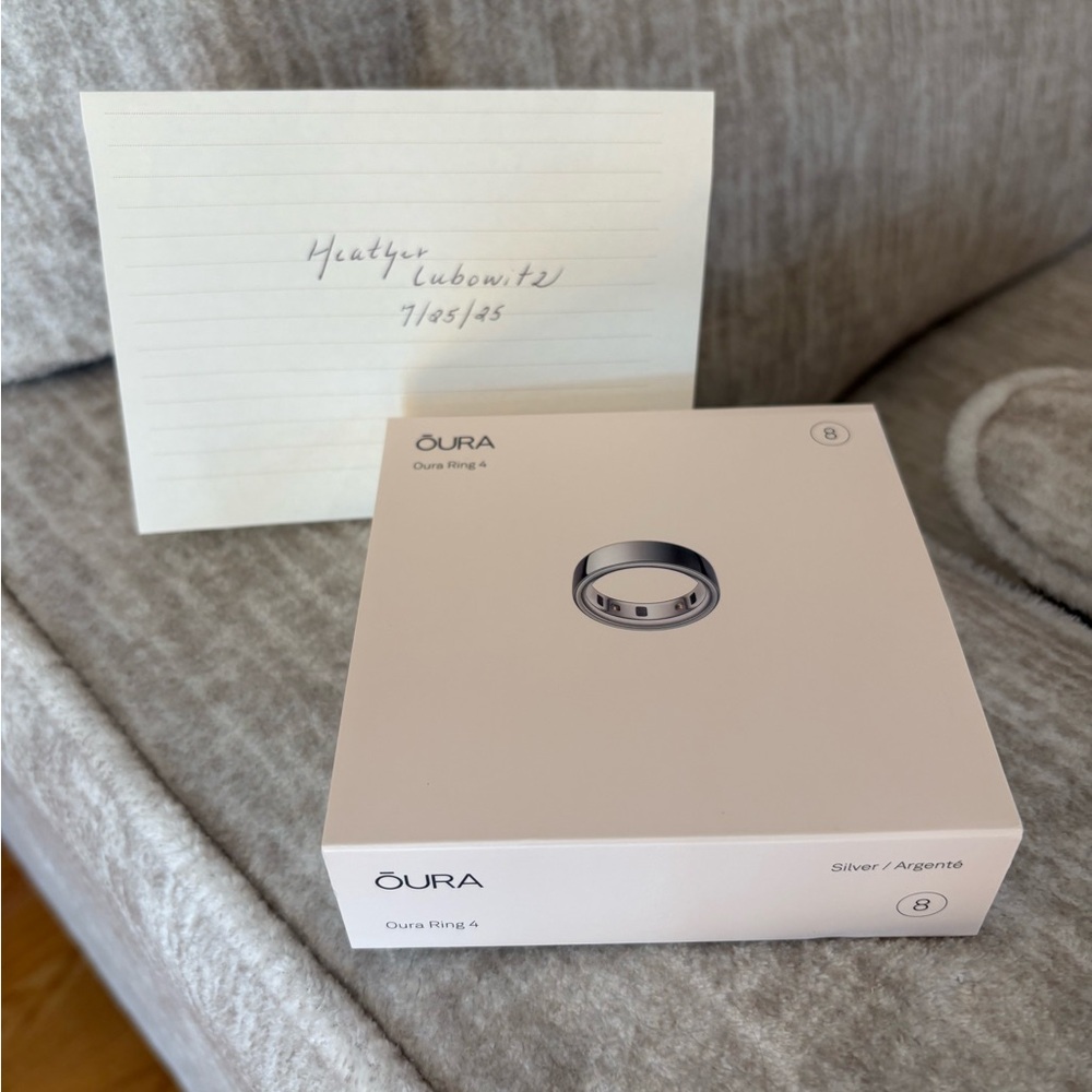 Oura Ring in Shiny Silver
